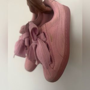 Size 8 Pink Puma Suede Big Lace Stylish Sneakers